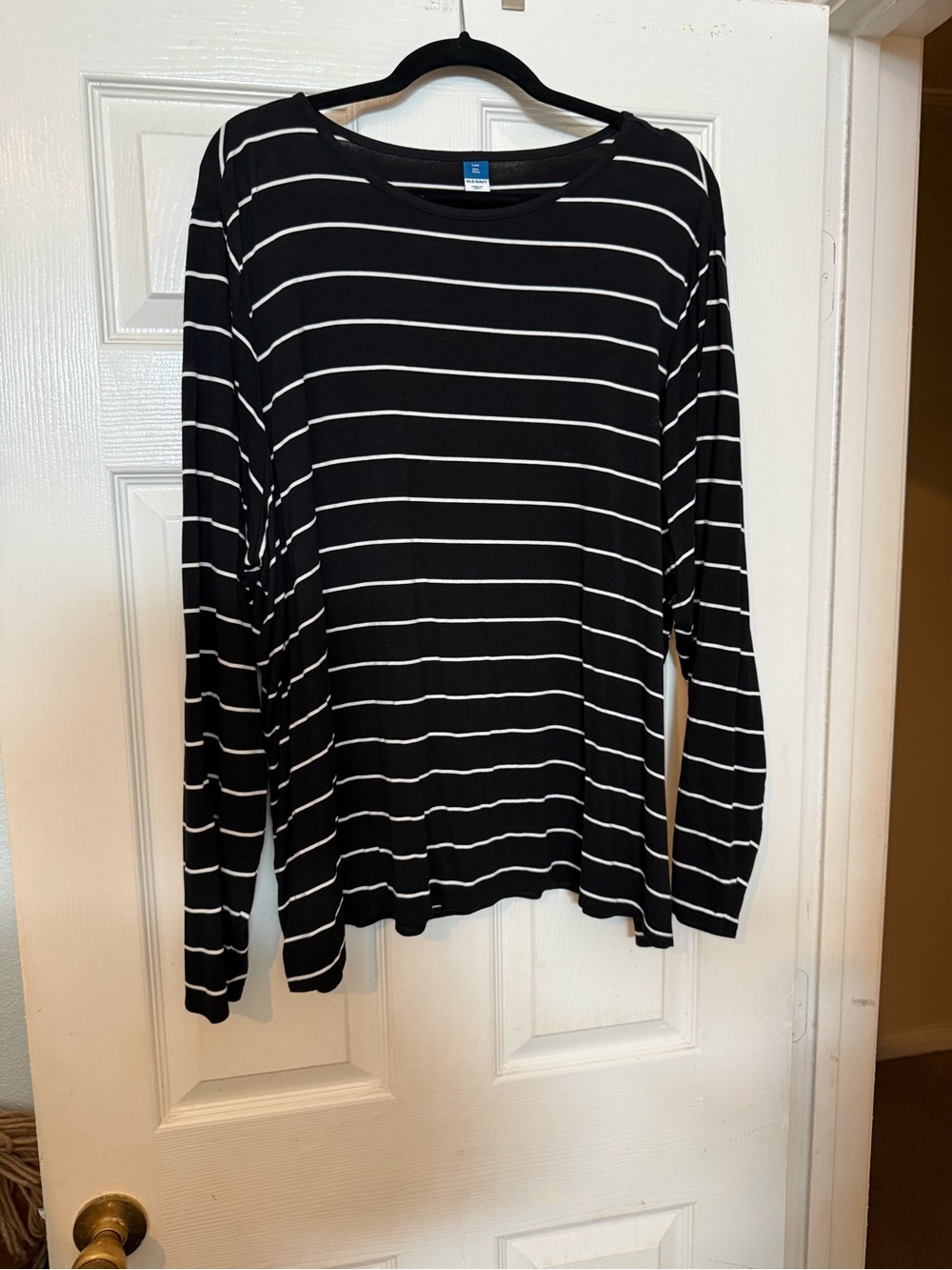 Old Navy Black and White Striped Long Sleeve Top